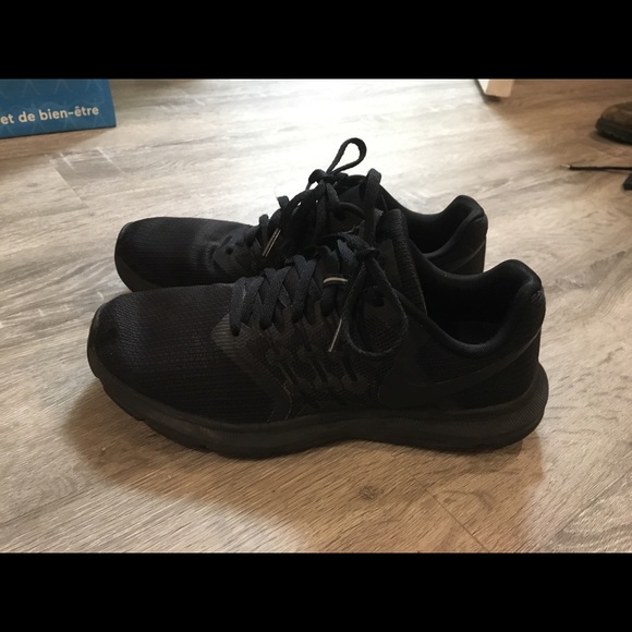 Black Nike Sneakers - Picture 2 of 6